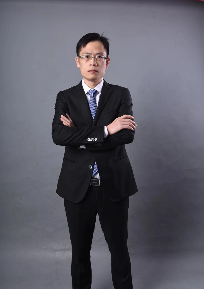 高启航 包装与印刷设计负责人